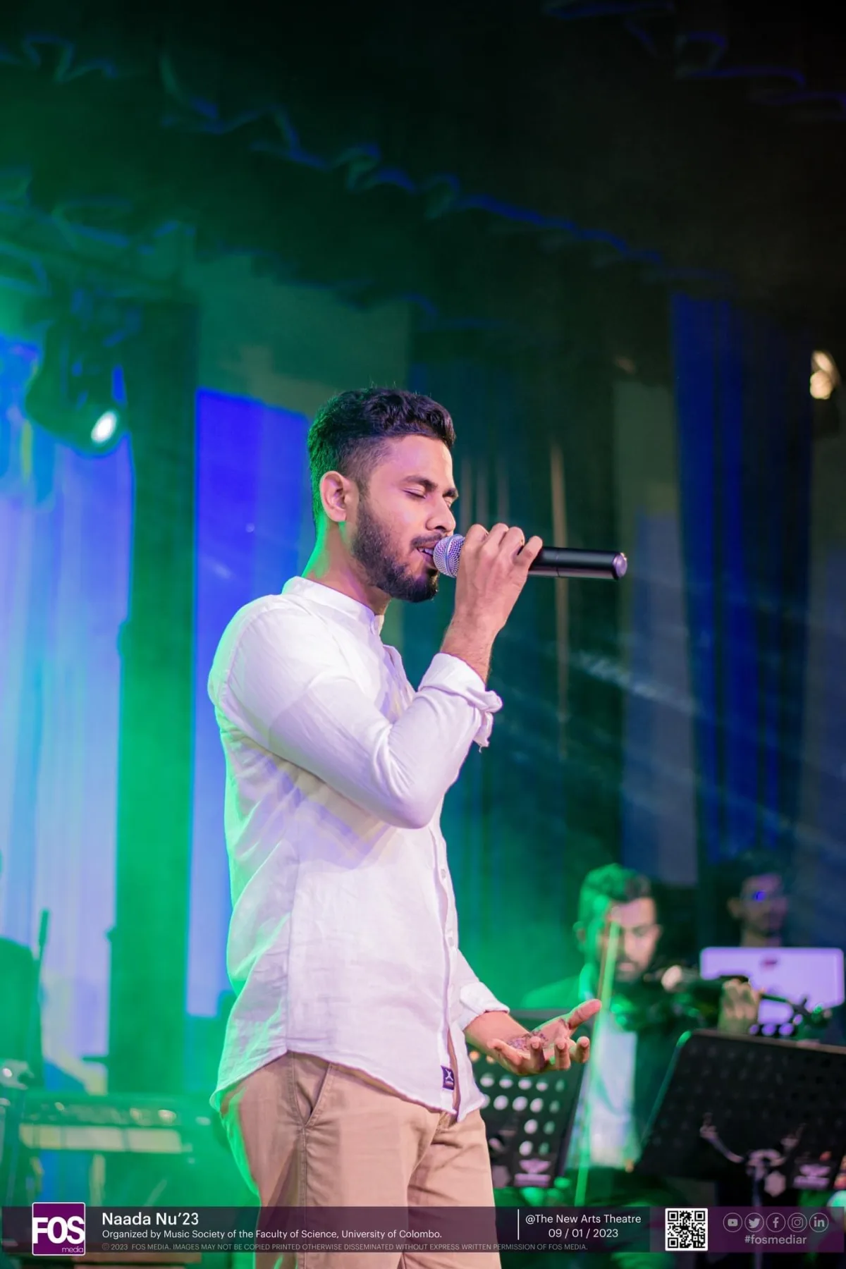 Sahan performing as a vocalist at the Naada Nu 23 annual concert